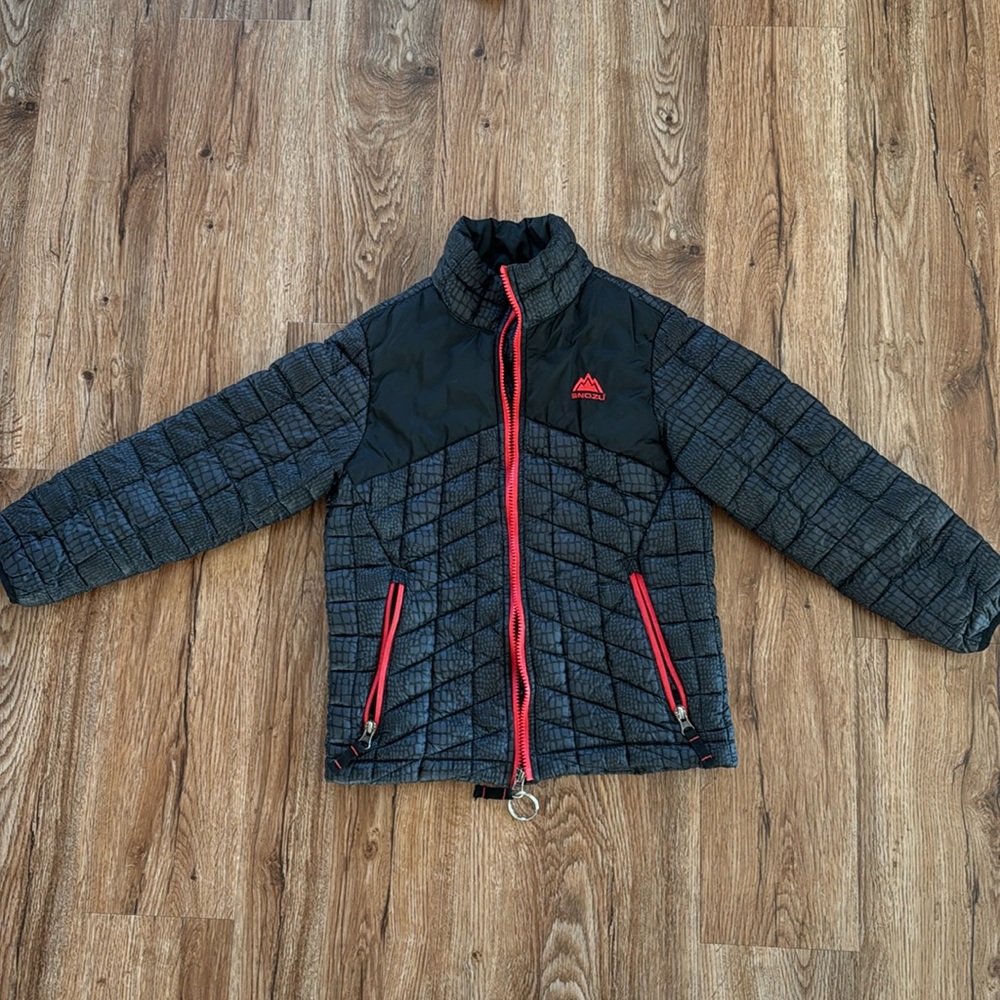 Boys Snozu black coat size small (7/8)